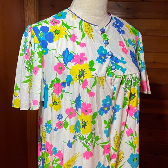 Vintage 60s 70s Neon Psychedelic Novelty Print Muumuu House Coat Robe Sz Small - Picture 5 of 6